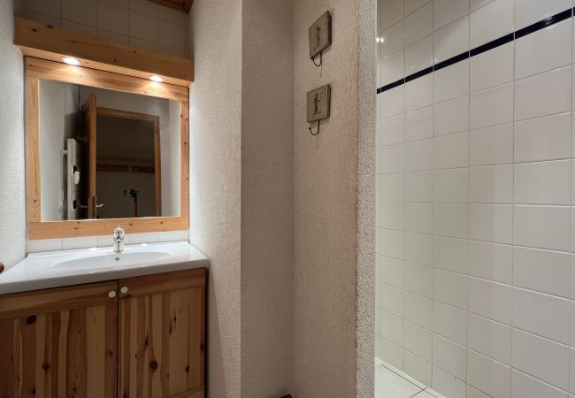 Apartment in Les Carroz d'Arâches - ARA15 Appartement 4/6 Pers centre station Carroz Apartment in Les Carroz d'Arâches - ARA15 Appartement 4/6 Pers centre station Carroz