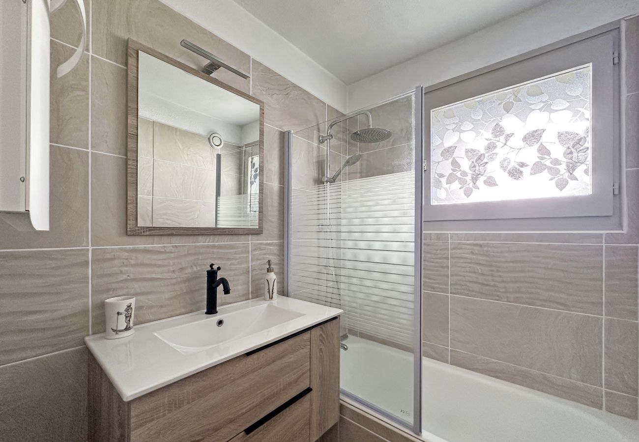 Studio in Les Carroz d'Arâches - CA116  Studio 4 Pers centre des Carroz Studio in Les Carroz d'Arâches - CA116  Studio 4 Pers centre des Carroz