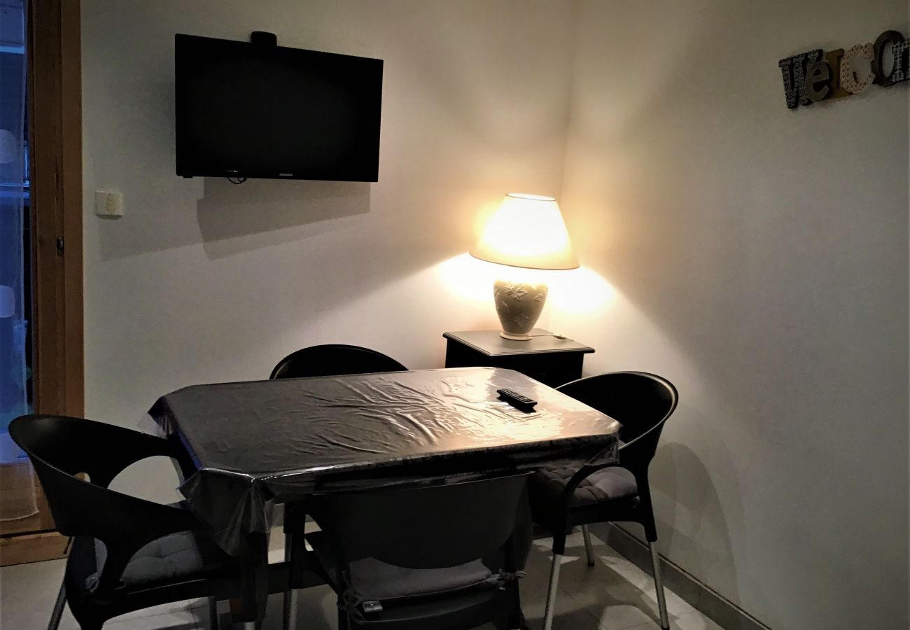 Studio in Les Carroz d'Arâches - VAR50 - Studio cabine 4 Pers centre des Carroz Studio in Les Carroz d'Arâches - VAR50 - Studio cabine 4 Pers centre des Carroz