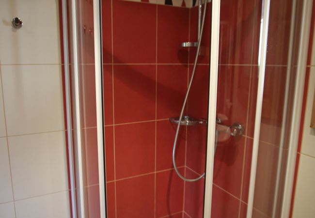 Apartment in Les Carroz d'Arâches - CH3CA - 3 Pièces cabine 8 pers aux Carroz Apartment in Les Carroz d'Arâches - CH3CA - 3 Pièces cabine 8 pers aux Carroz