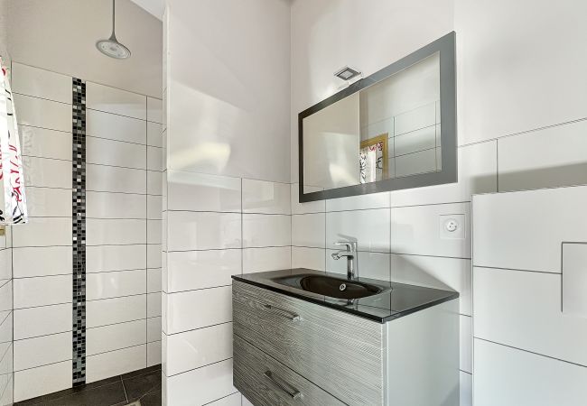 Chalet in Les Carroz d'Arâches - CH228 - Chalet Haut Standing à proximité du centre Chalet in Les Carroz d'Arâches - CH228 - Chalet Haut Standing à proximité du centre