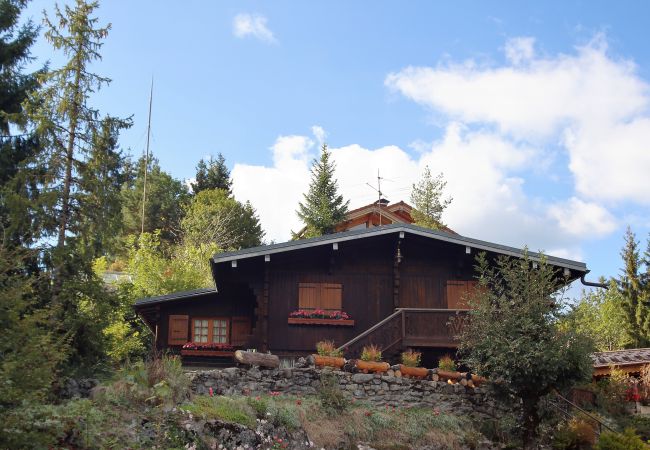 Chalet in Les Carroz d'Arâches - CHBOT - Chalet Beau Tanik 8 Pers aux Carroz Chalet in Les Carroz d'Arâches - CHBOT - Chalet Beau Tanik 8 Pers aux Carroz