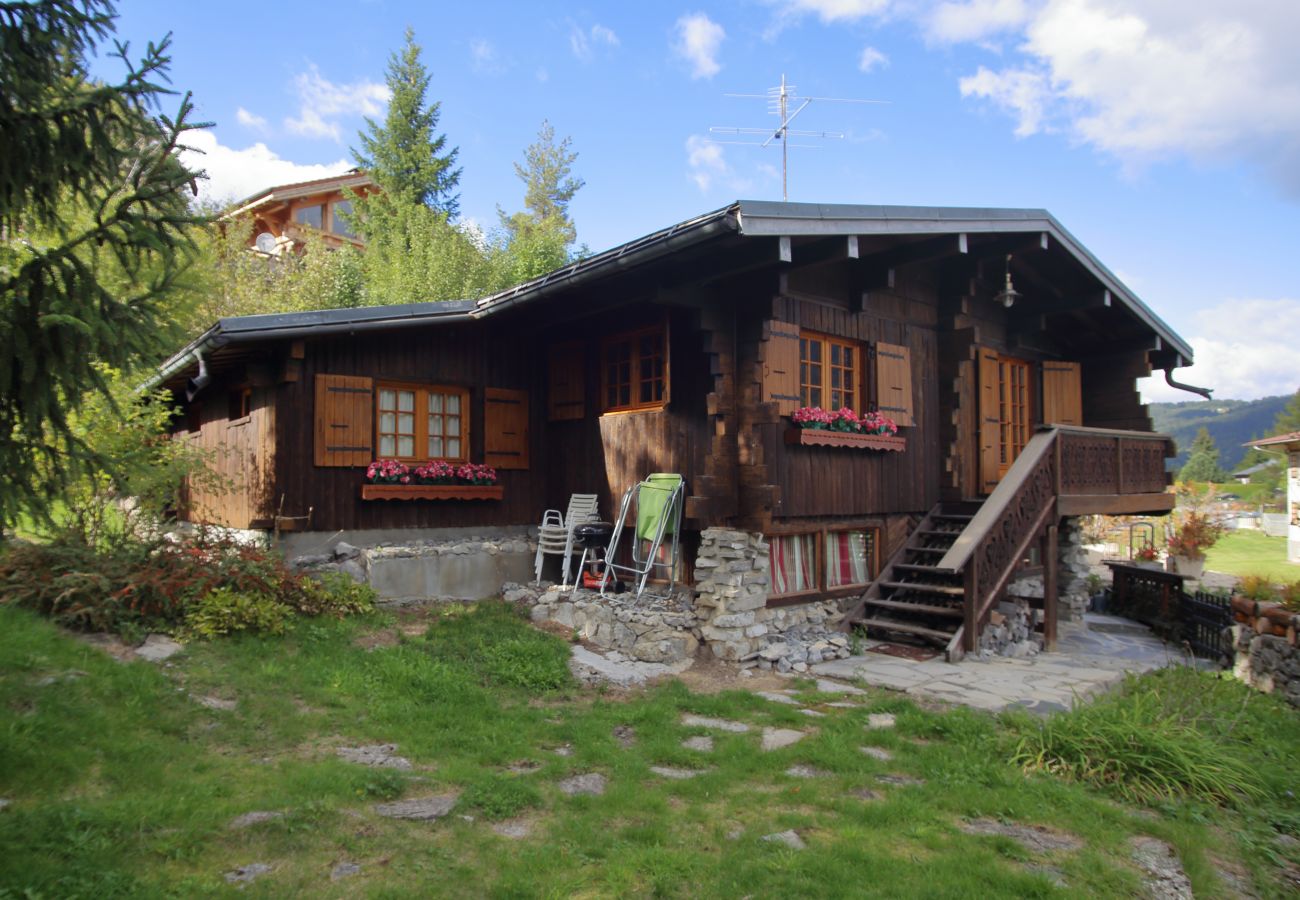 Chalet in Les Carroz d'Arâches - CHBOT - Chalet Beau Tanik 8 Pers aux Carroz