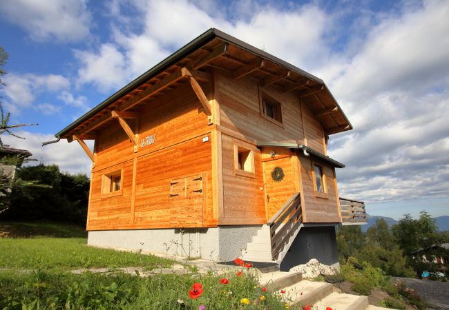 Chalet in Les Carroz d'Arâches - CH719 - Chalet 10 Pers aux Carroz Chalet in Les Carroz d'Arâches - CH719 - Chalet 10 Pers aux Carroz