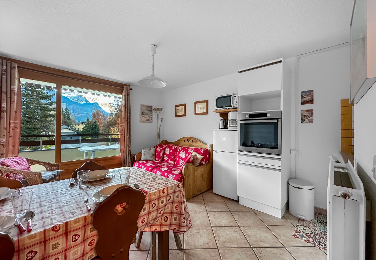 Apartment in Les Carroz d'Arâches - CR103 - 2 Pièces Coin Montagne 6 Pers proche base