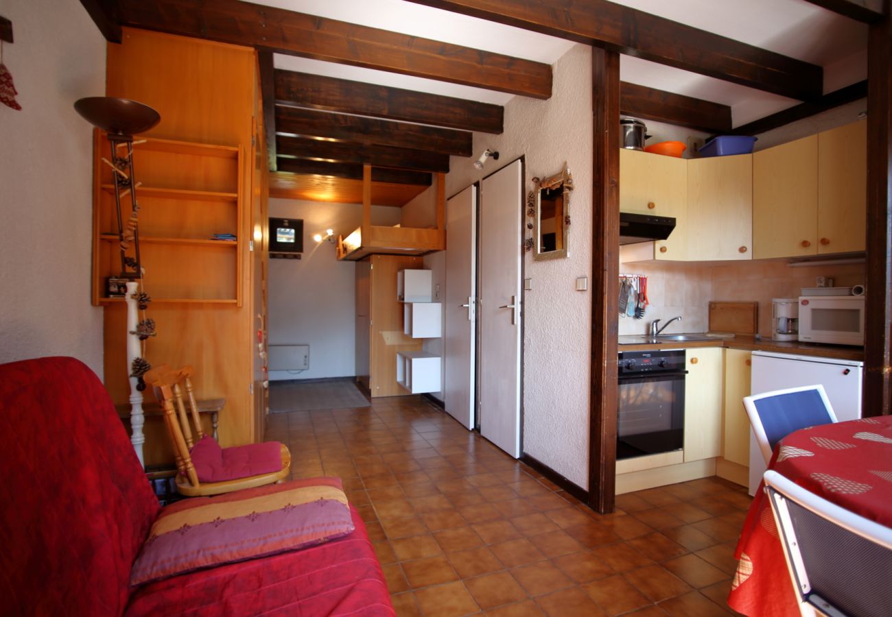 Apartment in Les Carroz d'Arâches - OB222 -  2 pièces Mezzanine 6 pers pieds de pistes Apartment in Les Carroz d'Arâches - OB222 -  2 pièces Mezzanine 6 pers pieds de pistes
