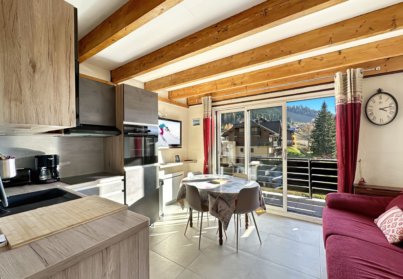 Apartment in Les Carroz d'Arâches - OB222 -  2 pièces Mezzanine 6 pers pieds de pistes