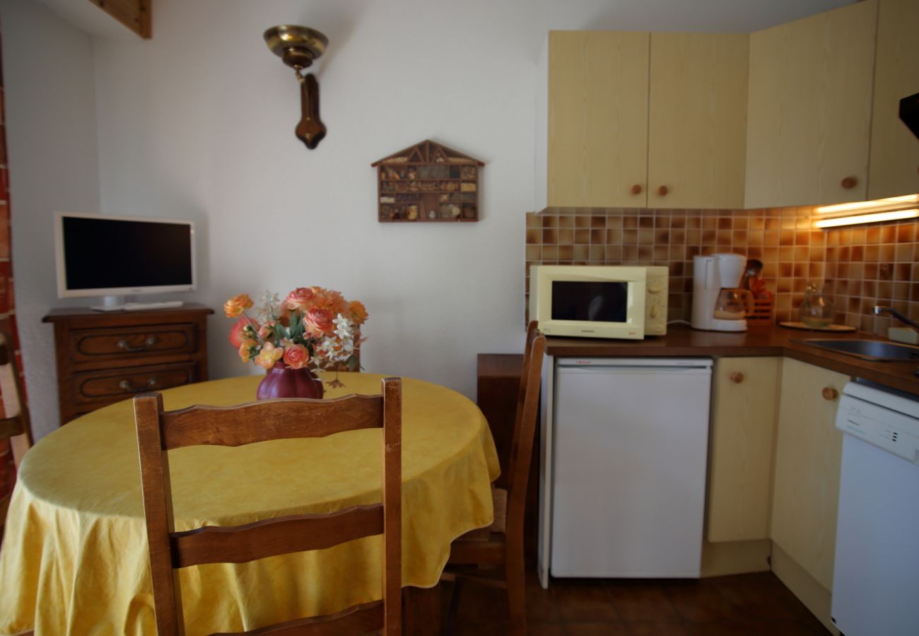 Studio in Les Carroz d'Arâches - OA004 - Studio 4 Pers proche télécabine Studio in Les Carroz d'Arâches - OA004 - Studio 4 Pers proche télécabine