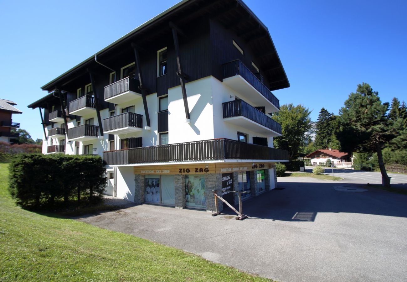 Studio in Les Carroz d'Arâches - THA1B - Studio 4/5 Pers Pied de Pistes Studio in Les Carroz d'Arâches - THA1B - Studio 4/5 Pers Pied de Pistes