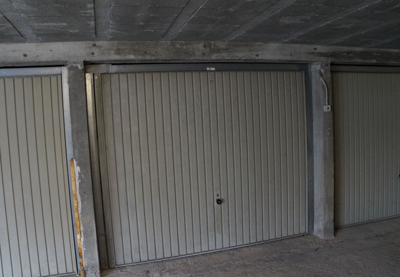 Garage/Parking in Les Carroz d'Arâches - CA19G - Garage Centre station Garage/Parking in Les Carroz d'Arâches - CA19G - Garage Centre station