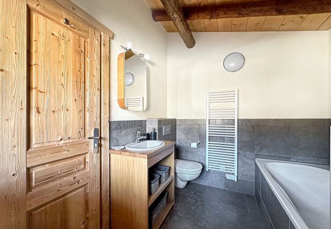 Chalet in Les Carroz d'Arâches - CH136 - Chalet Kimberley 7 pers. Centre village Chalet in Les Carroz d'Arâches - CH136 - Chalet Kimberley 7 pers. Centre village