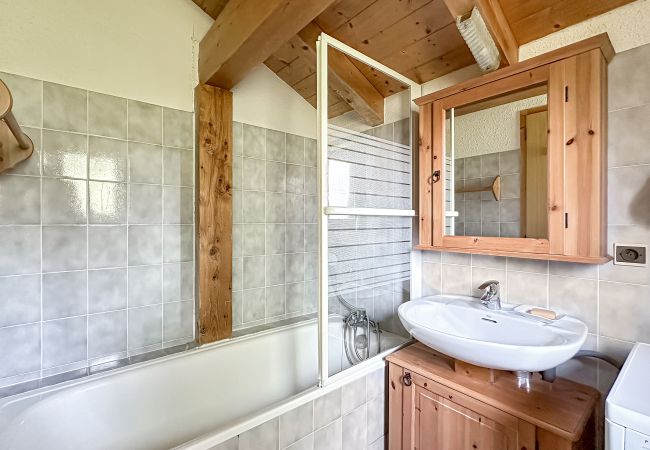 Chalet in Les Carroz d'Arâches - CH143 - Chalet cosy 6 pers. proche télécabine Chalet in Les Carroz d'Arâches - CH143 - Chalet cosy 6 pers. proche télécabine