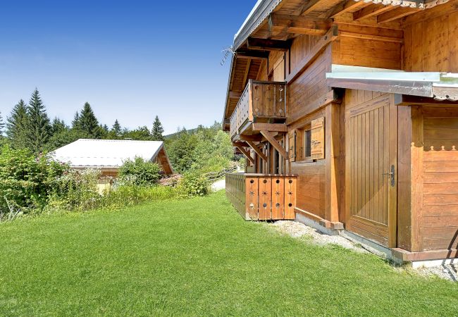 Chalet in Les Carroz d'Arâches - CH143 - Chalet cosy 6 pers. proche télécabine Chalet in Les Carroz d'Arâches - CH143 - Chalet cosy 6 pers. proche télécabine
