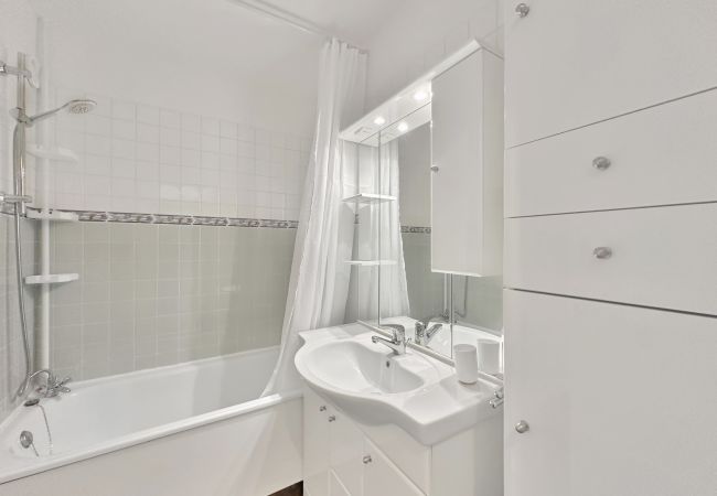 Studio in Les Carroz d'Arâches - CL124 - Studio cabine cosy 4 pers. centre Studio in Les Carroz d'Arâches - CL124 - Studio cabine cosy 4 pers. centre