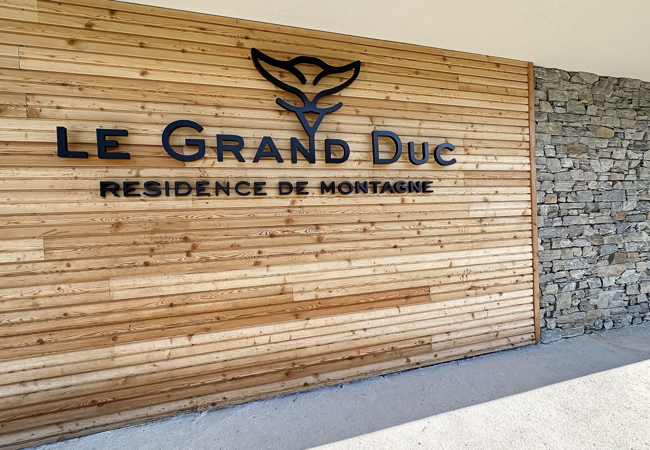 Apartment in Les Carroz d'Arâches - GRD114 -Appartement standing 6 pers. pied de piste Apartment in Les Carroz d'Arâches - GRD114 -Appartement standing 6 pers. pied de piste