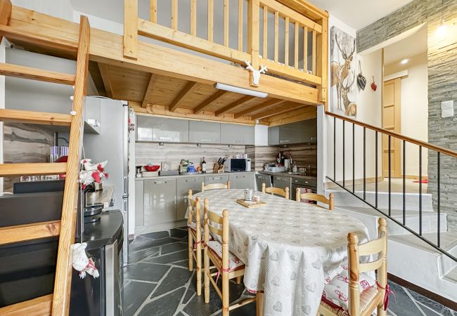 Apartment in Les Carroz d'Arâches - CL011 - Appartement 4/6 pers. centre village Apartment in Les Carroz d'Arâches - CL011 - Appartement 4/6 pers. centre village