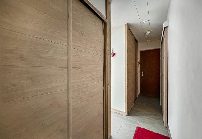 Apartment in Les Carroz d'Arâches - CL011 - Appartement 4/6 pers. centre village Apartment in Les Carroz d'Arâches - CL011 - Appartement 4/6 pers. centre village