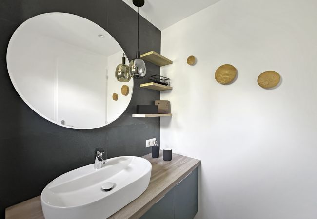 Chalet in Les Carroz d'Arâches - CH402 - Chalet 6 personnes centre village Chalet in Les Carroz d'Arâches - CH402 - Chalet 6 personnes centre village