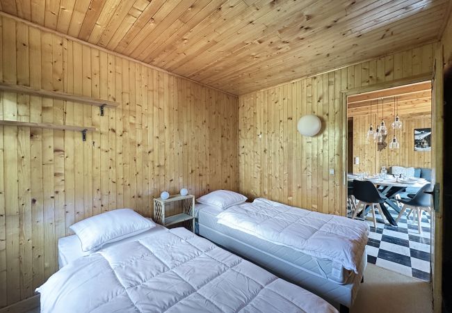 Chalet in Les Carroz d'Arâches - CH402 - Chalet 6 personnes centre village Chalet in Les Carroz d'Arâches - CH402 - Chalet 6 personnes centre village