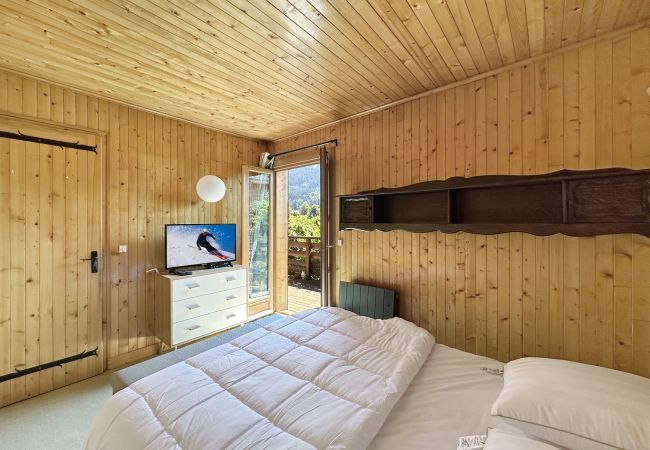 Chalet in Les Carroz d'Arâches - CH402 - Chalet 6 personnes centre village Chalet in Les Carroz d'Arâches - CH402 - Chalet 6 personnes centre village