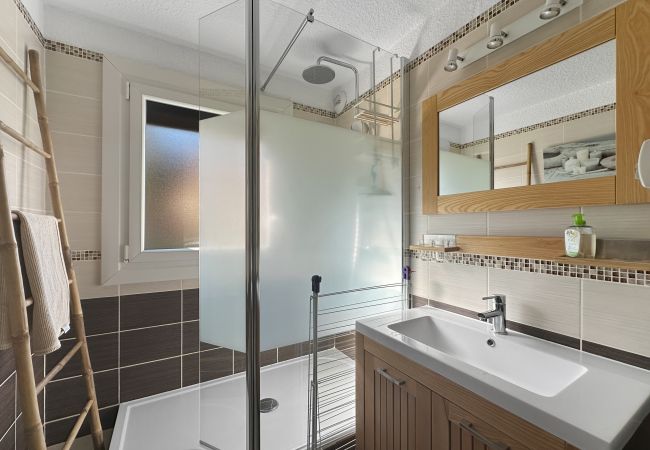 Apartment in Les Carroz d'Arâches - MOU1F - 3 pièces 6 pers. centre village Apartment in Les Carroz d'Arâches - MOU1F - 3 pièces 6 pers. centre village