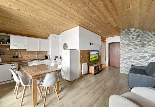 Apartment in Les Carroz d'Arâches - SA417 - 3 pièces 5 pers. centre des Carroz