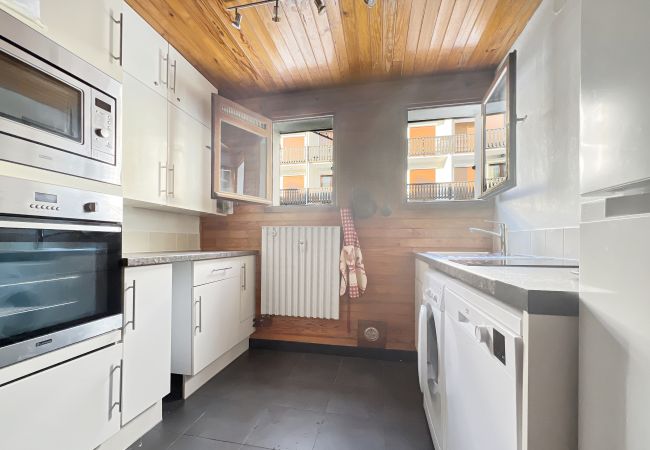 Appartement à Les Carroz d'Arâches - AA111 - 3 Pièces 6/8 Pers centre Carroz