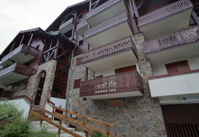 Appartement à Les Carroz d'Arâches - PN001 - 3 Pièces 6 Pers proche pistes Appartement à Les Carroz d'Arâches - PN001 - 3 Pièces 6 Pers proche pistes
