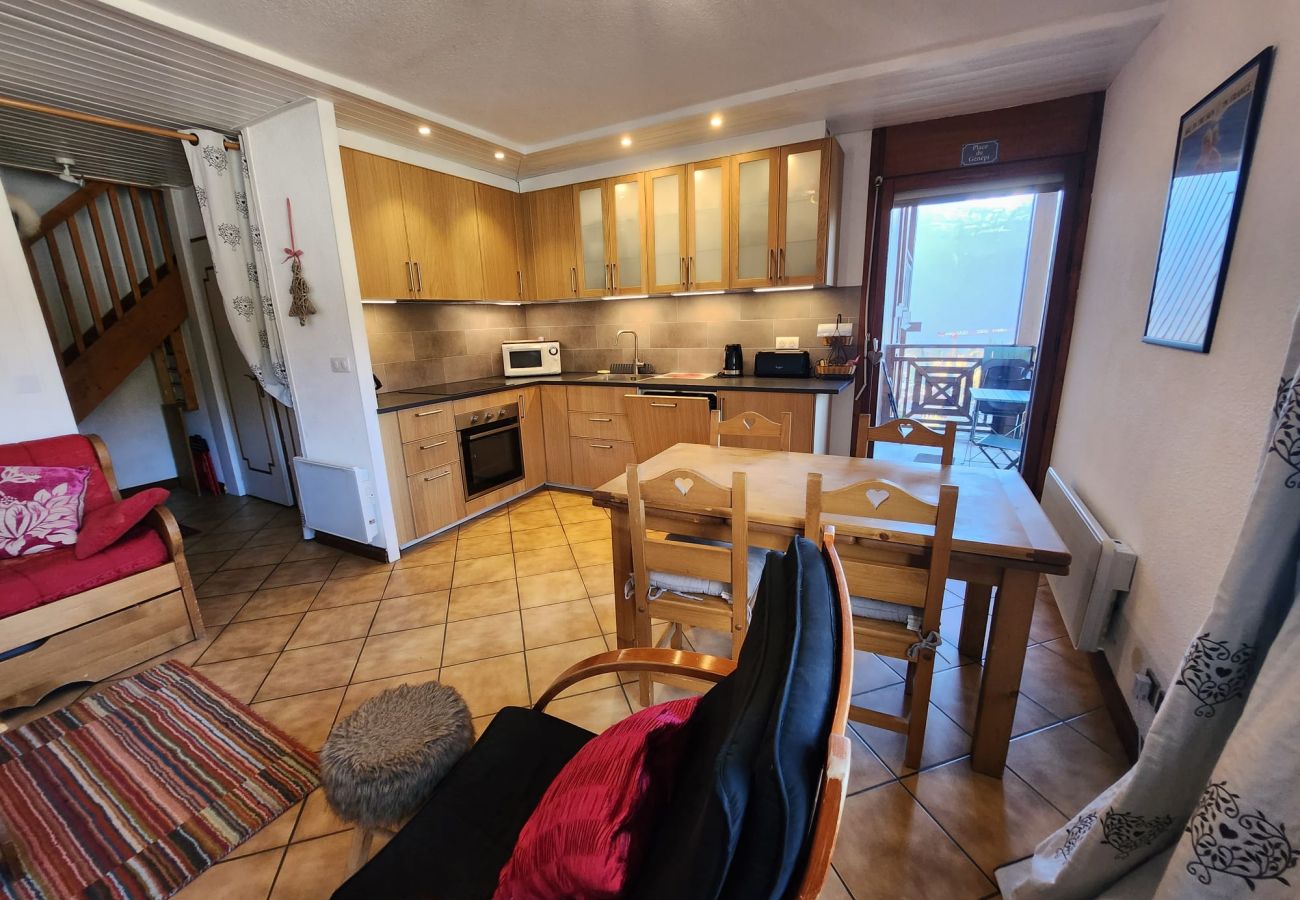 Appartement à Les Carroz d'Arâches - ES116 Duplex 6/8 Pers Télécabine des Carroz Appartement à Les Carroz d'Arâches - ES116 Duplex 6/8 Pers Télécabine des Carroz