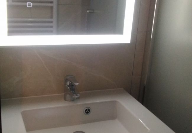 Appartement à Les Carroz d'Arâches - OB222 -  2 pièces Mezzanine 6 pers pieds de pistes Appartement à Les Carroz d'Arâches - OB222 -  2 pièces Mezzanine 6 pers pieds de pistes