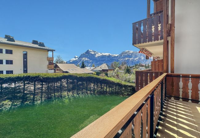 Appartement à Les Carroz d'Arâches - RB237 - Duplex 8/10 pers - Centre des Carroz Appartement à Les Carroz d'Arâches - RB237 - Duplex 8/10 pers - Centre des Carroz