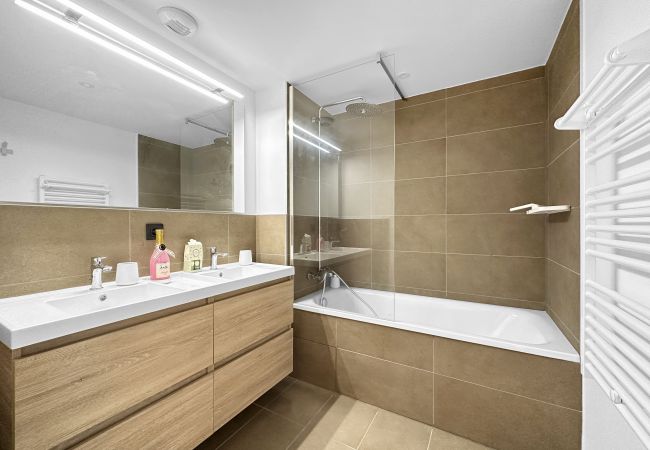 Appartement à Les Carroz d'Arâches - GRD108 - Appartement standing 8 pers pied de piste Appartement à Les Carroz d'Arâches - GRD108 - Appartement standing 8 pers pied de piste