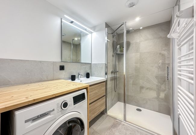 Appartement à Les Carroz d'Arâches - GRD112 - Appartement standing 6 pers pied de piste Appartement à Les Carroz d'Arâches - GRD112 - Appartement standing 6 pers pied de piste