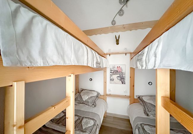 Appartement à Les Carroz d'Arâches - PE262 - 4/6 personnes proximité centre village Appartement à Les Carroz d'Arâches - PE262 - 4/6 personnes proximité centre village