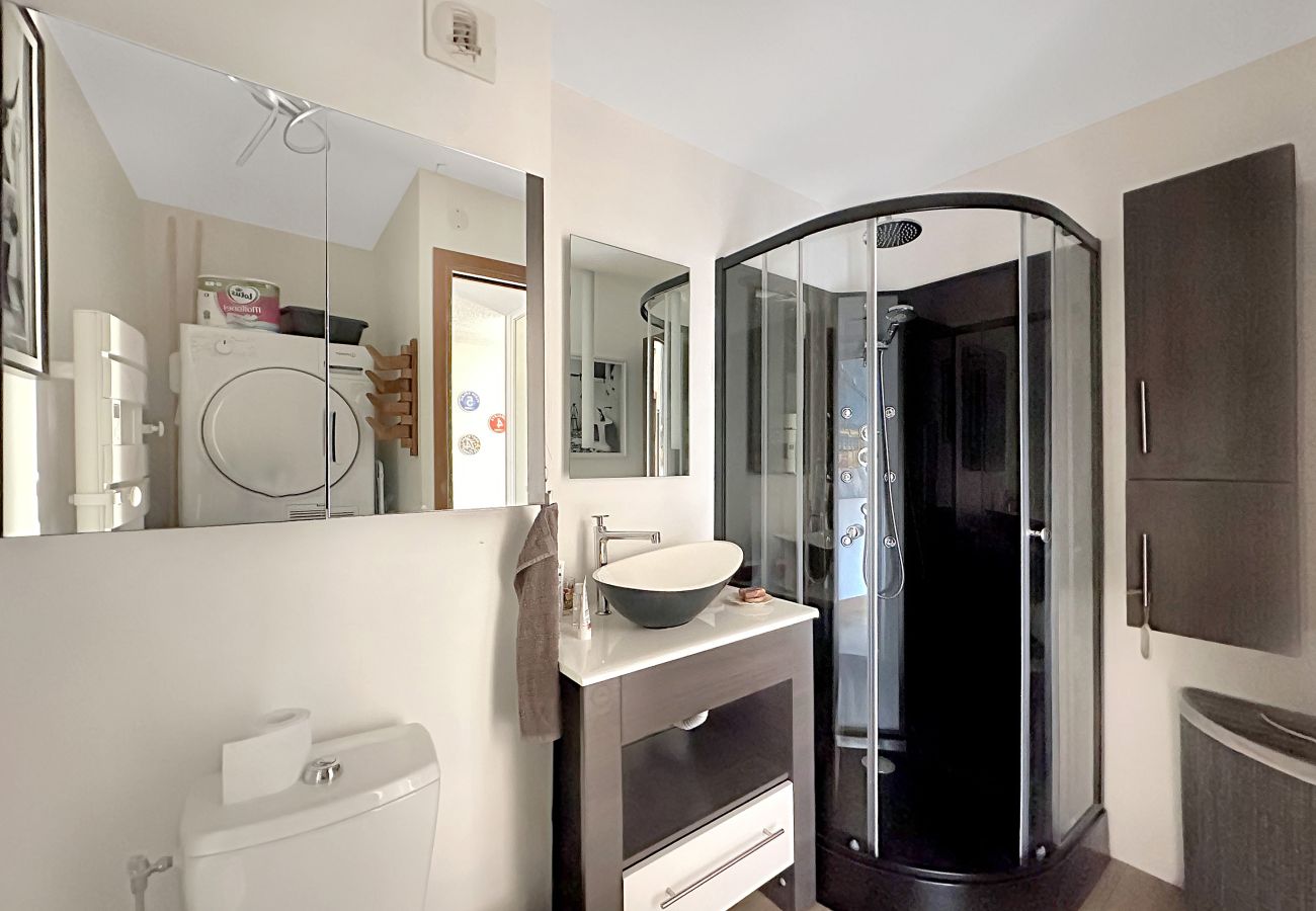 Appartement à Les Carroz d'Arâches - PE262 - 4/6 personnes proximité centre village Appartement à Les Carroz d'Arâches - PE262 - 4/6 personnes proximité centre village