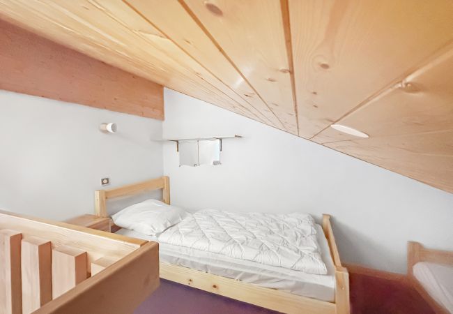 Appartement à Les Carroz d'Arâches - BA229 - 2 pièces mezzanine 6 pers. pied de pistes Appartement à Les Carroz d'Arâches - BA229 - 2 pièces mezzanine 6 pers. pied de pistes