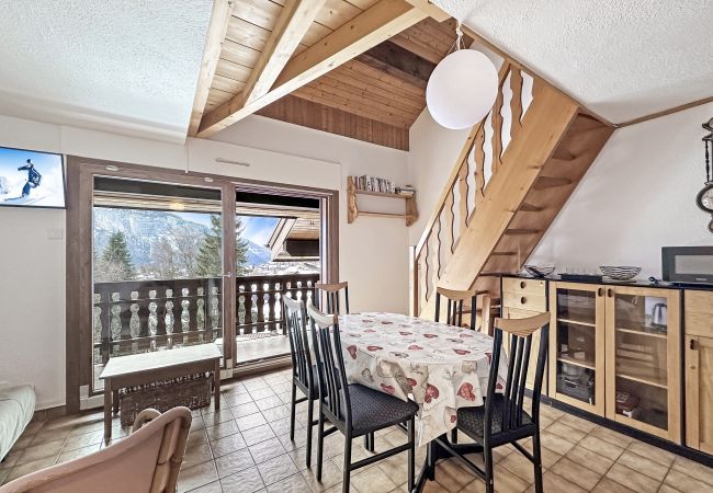 Appartement à Les Carroz d'Arâches - NAN116 - Duplex 4-6 pers. face à la télécabine